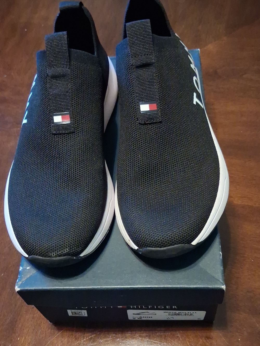 Tommy Hilfiger Black Knit Slip-On Sneakers with White Soles sz.9M